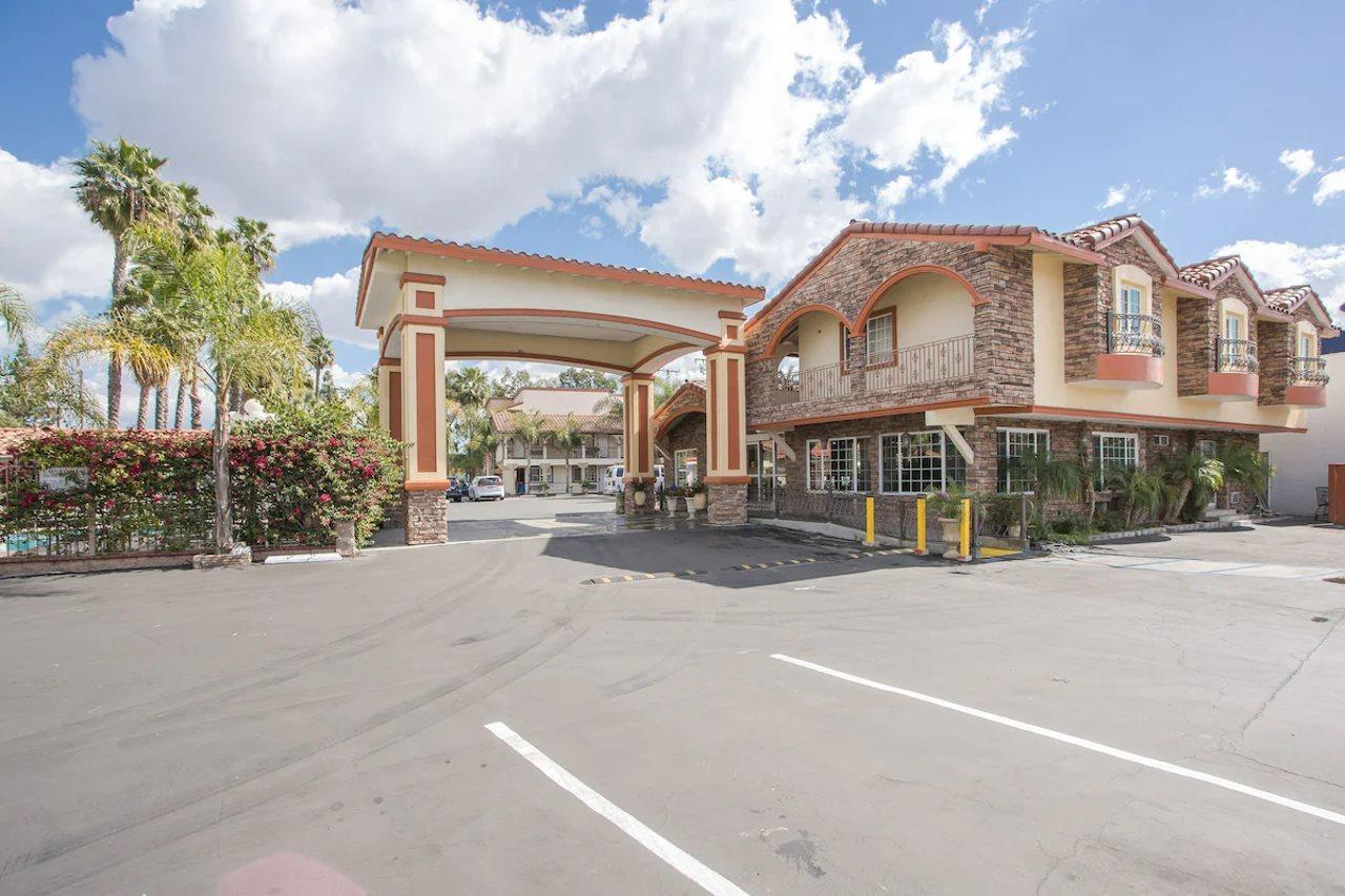 Best Inn & Suites Buena Park Exterior foto